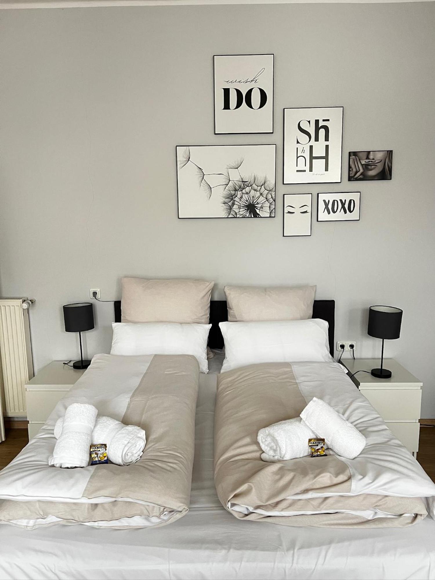 Qonroom - As Individual As You - Oeynhausen City Bad Oeynhausen Bilik gambar